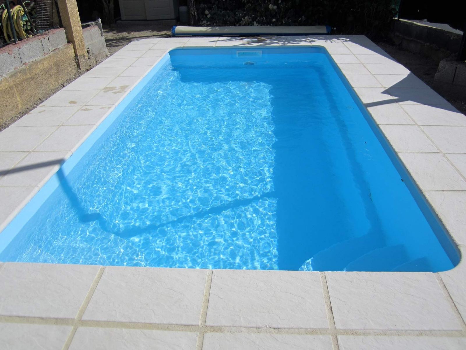 ugradjen bazen sa stepenicama